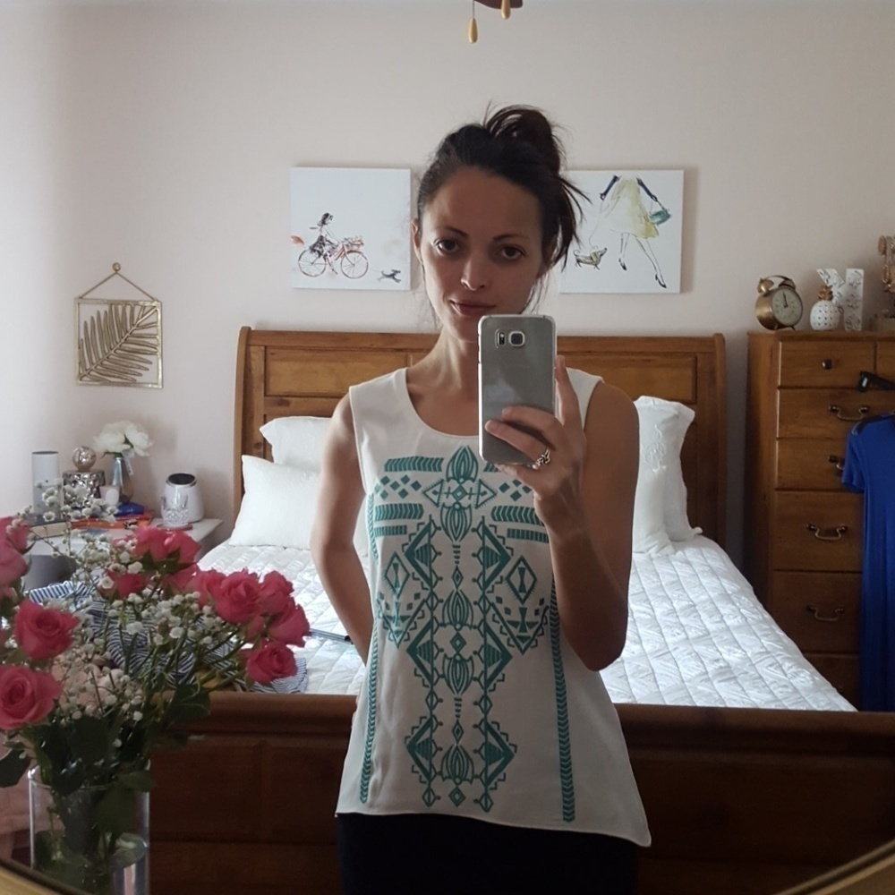 Gianni Bini boho pistachio embroidered geometrical print sleeveless  top